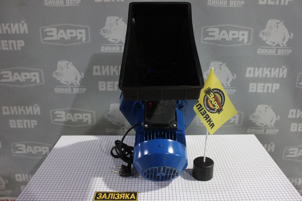 Зернодробарка Эликор-4