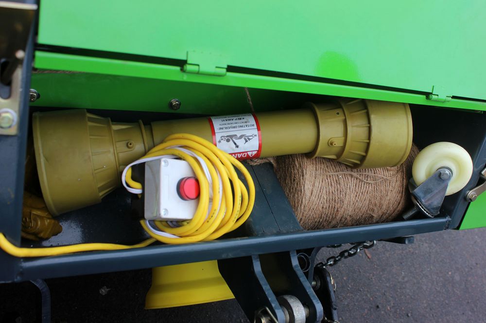 Пресс-подборщик CHB-8070 рулонный тюковой