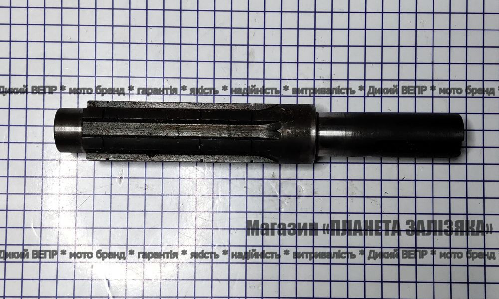 Вал перехідного редуктора фрези мототрактора (L-210mm)