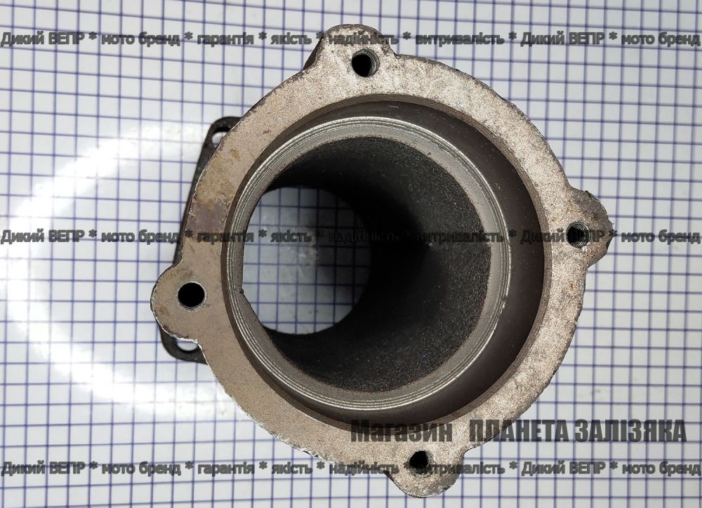 Корпус полуоси мототрактора - левый D-49mm 6 болтов