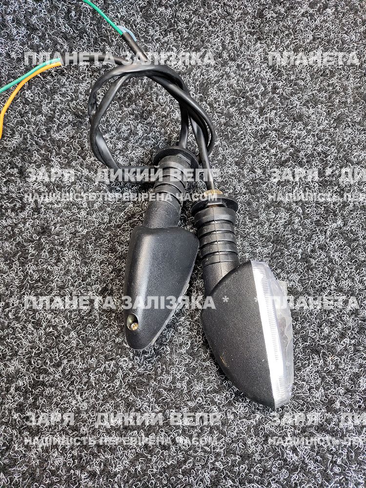 Вказівники поворотів передні для мотоцикла SPARTA Monster 150сс