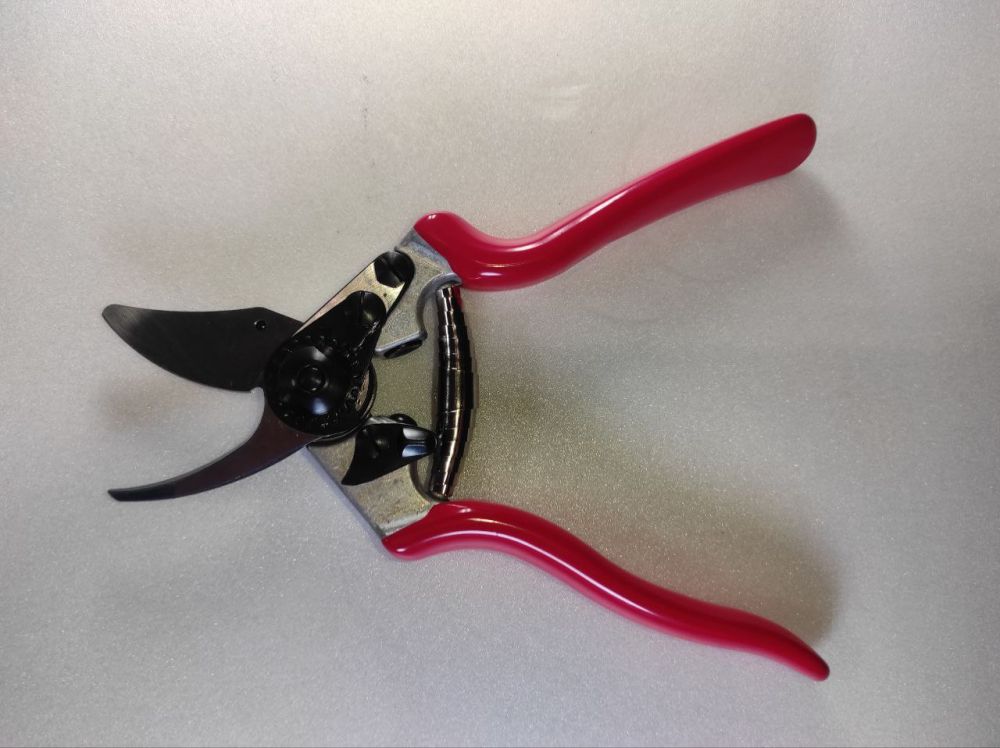 Садовий секатор FELCO 6 обвідний ергономічний + точилка FELCO 905