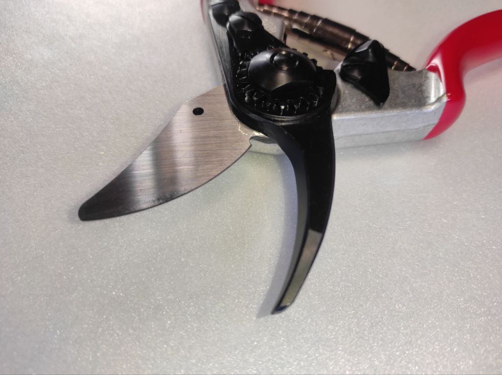 Садовий секатор FELCO 6 обвідний ергономічний + точилка FELCO 905