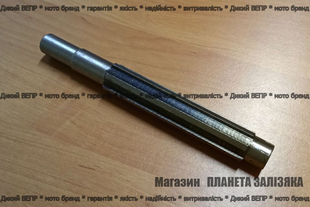Вал приводу перехідного редуктора L-203 mm Z-6 (12 колесо) до мототрактора