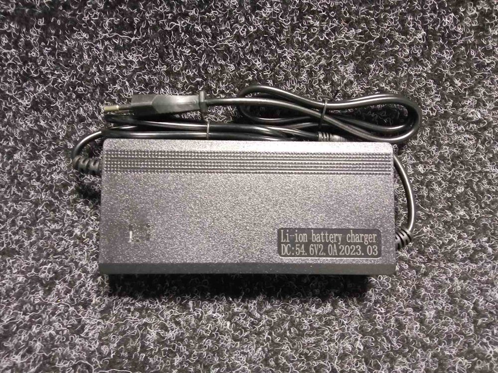 Зарядний пристрій Li-ion 48V