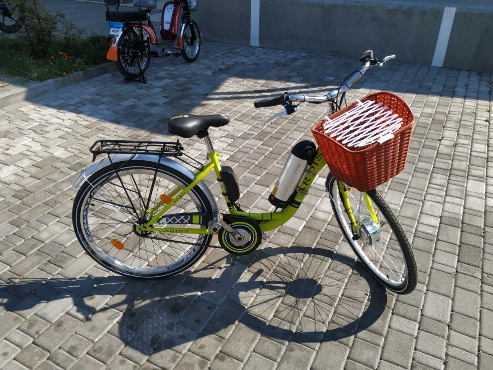 Велосипед з електронабором 350W Li-ion передній R26