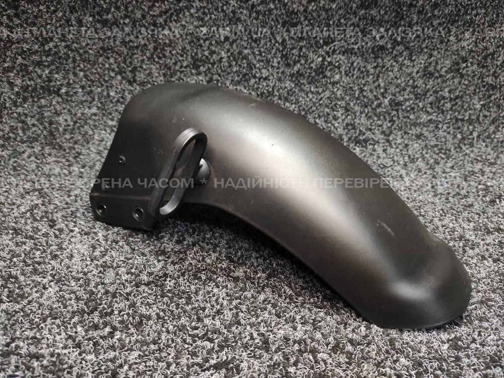 Крило переднє (задня частина з кронштейном) Bajaj Boxer ВМХ 150сс