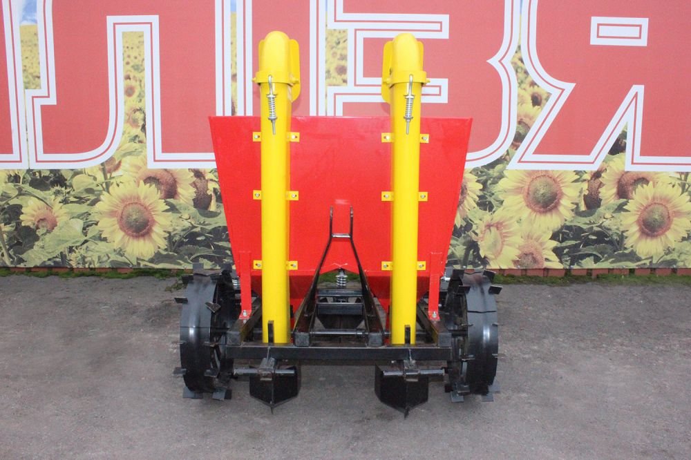Картоплесаджалка дворядна типу Bomet 50 до мінітрактора