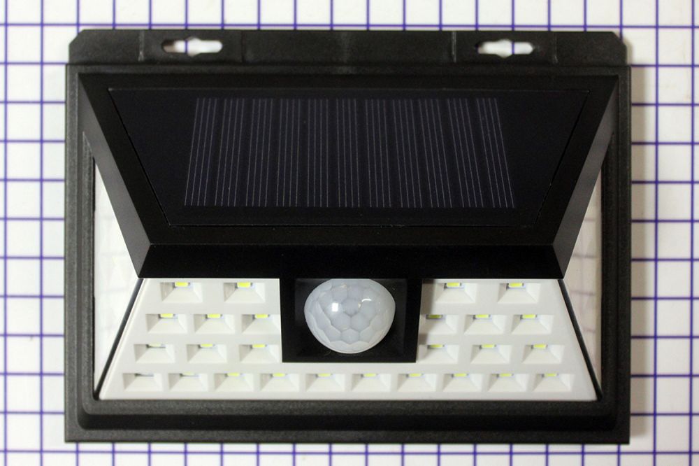 LED світильник на сонячній батареї VARGO 8W
