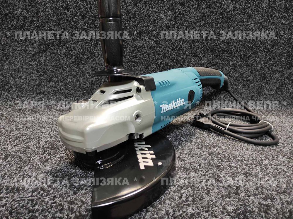 Угловая шлифмашина Makita GA9020SF