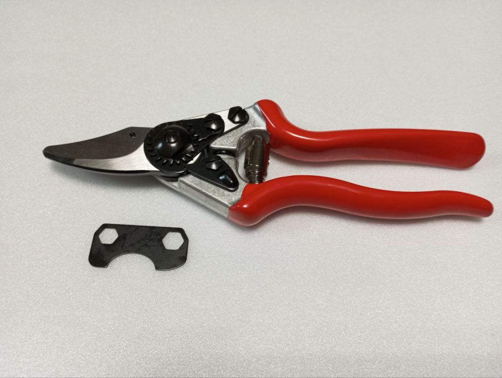 Садовий секатор FELCO 6 обвідний ергономічний