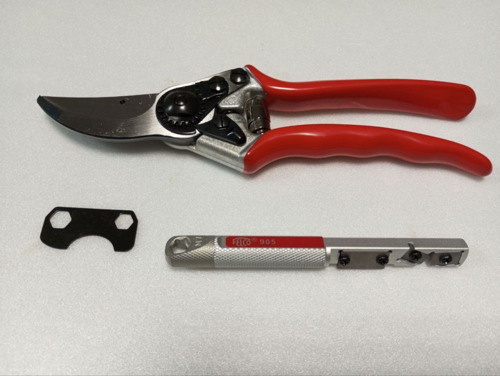 Садовий секатор FELCO 11 обвідний класичний + точилка FELCO 905